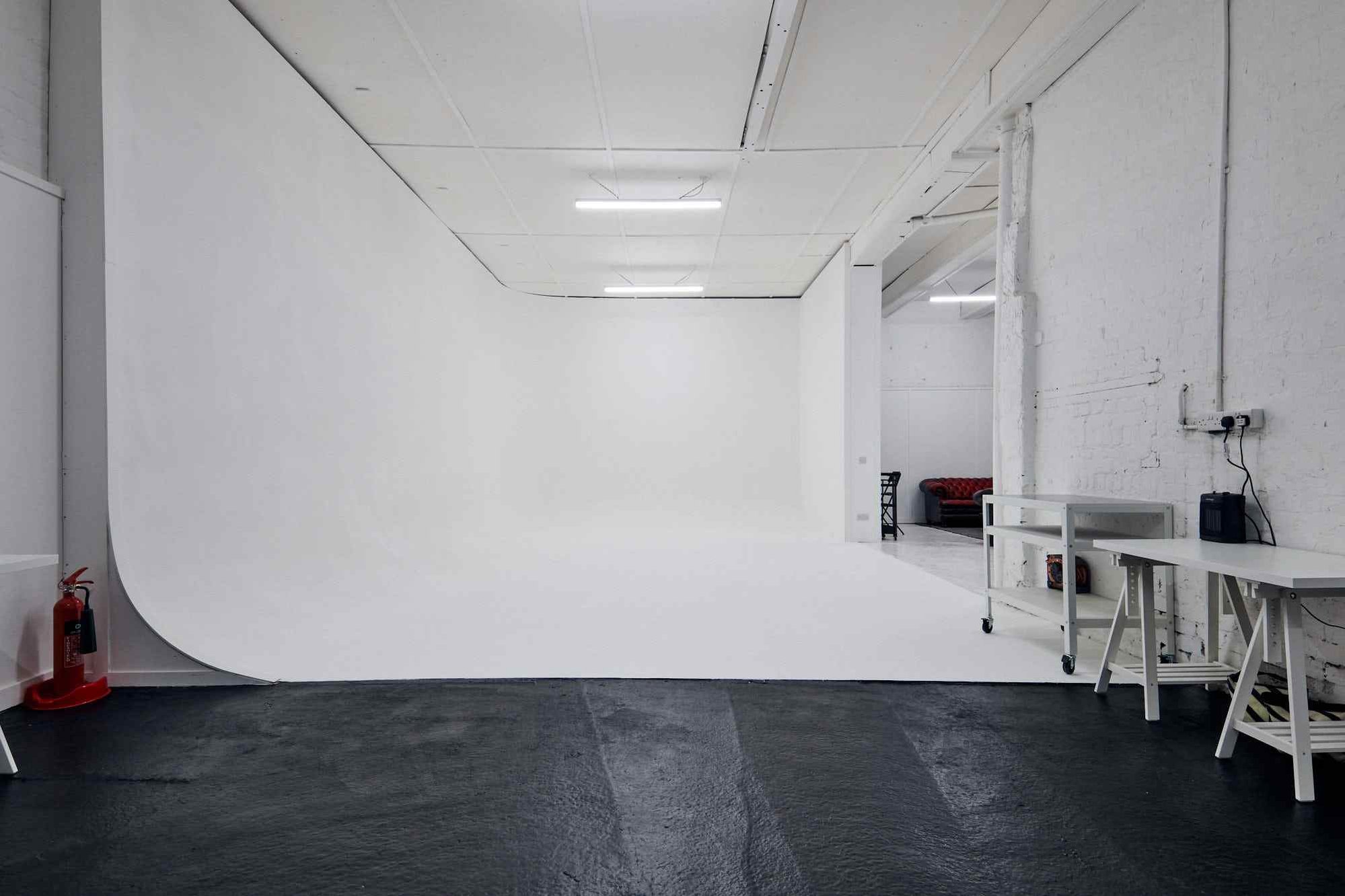 Glasgow photography, tv and film hire studio. infinity cove rental for photo and video in Glasgow. cyc wall with drive in access camera studio govan.