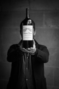 Portrait de Nicolas Audebert, directeur général du Château Canon, Grand Cru Classé de Saint-Emilion, et du Chateau Rauzan-Segla, à Margaux. Photo © Brice Braastad - Episode II