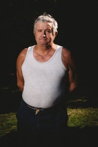Portrait de Gilles Meyrous, agriculteur à Lencouacq, Landes. © Brice Braastad - Episode II