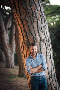 Portrait de Nicolas Audebert, directeur général du Domaine de l&amp;amp;amp;amp;amp;amp;amp;amp;amp;amp;amp;amp;amp;amp;amp;amp;#x27;Ile, à Porquerolles. Photo © Brice Braastad - Episode II