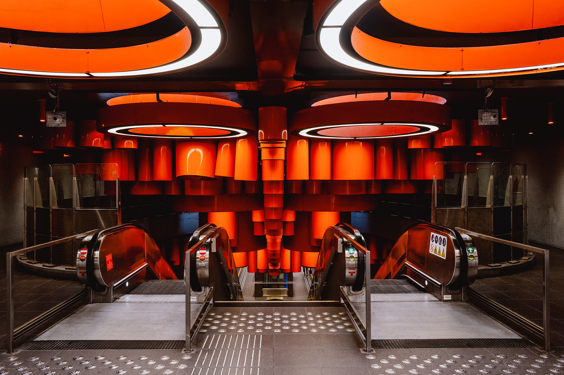 Kroll & Kroll, Pannenhuis Metro Station, Brussels.