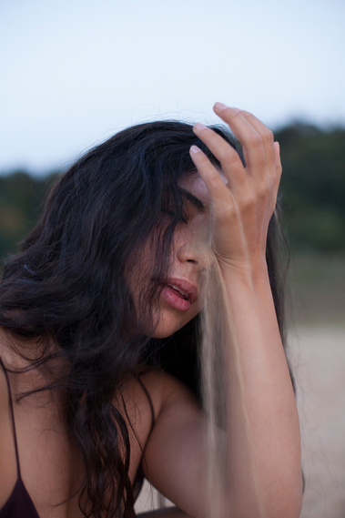 Portrait Photography in Nature meets EFT tapping for this unique blend of visual and emotional healing. Emotional wellness. Claire Farrell Photography. EFT Tapping. Your Body: A Landscape. Berlin, Germany