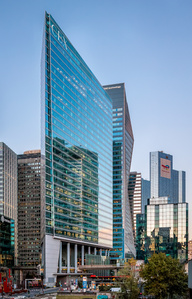 Tour CBX, by Kohn Pedersen Fox Associates &amp; SRA Architectes @ La Defense  photo : Thomas Bekker for Costar