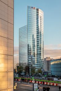 Tour Sequoia, by Michel Andrault & Pierre Parat Architectes @ La Defense photo : Thomas Bekker for Costar