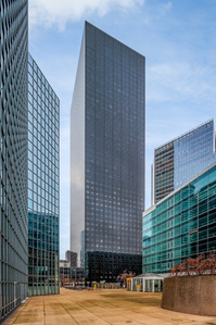 Tour Areva, by Skidmore, Owings et Merril (SOM) & Roger Saubot + François Jullien Architectes @ La Defense photo : Thomas Bekker for Costar