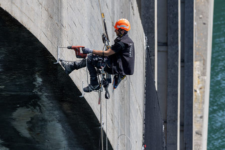 Travaux Acrobatiques opérés par Jarnias à Brest, France photo Bekker Thomas