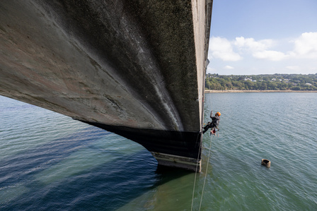 Travaux Acrobatiques opérés par Jarnias à Brest, France photo Bekker Thomas