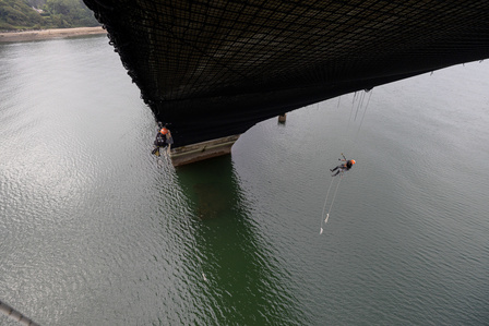 Travaux Acrobatiques opérés par Jarnias à Brest, France photo Bekker Thomas