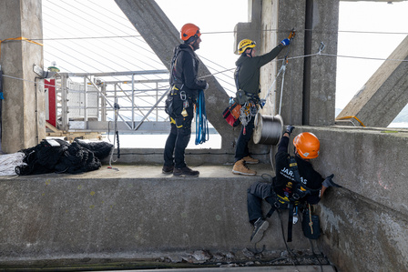 Travaux Acrobatiques opérés par Jarnias à Brest, France photo Bekker Thomas
