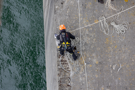 Travaux Acrobatiques opérés par Jarnias à Brest, France photo Bekker Thomas