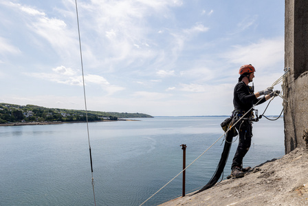 Travaux Acrobatiques opérés par Jarnias à Brest, France photo Bekker Thomas