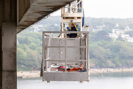 Travaux Acrobatiques opérés par Jarnias à Brest, France photo Bekker Thomas
