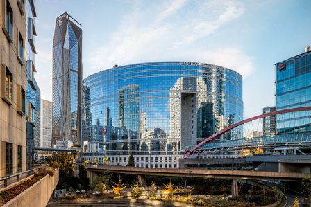 Tour Pacific, by Kisho Kurokawa Architecte @ La Defense  photo : Thomas Bekker for Costar