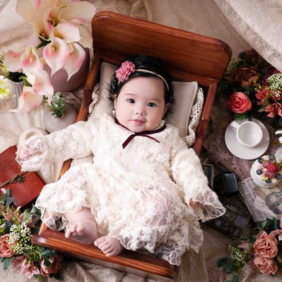 chaz studio Dubai photographer of the year 2022 award-winning photographer newborn photographer maternity photoshoot Abu Dhabi Sharjah Ajman al ain photographer wedding events emirates  pregnant couple Albums rates packages Photo Studio Near Me