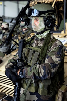 Commando CPA 10, forces speciales, armement, base aerienne d'Orleans..Livraison du premier avion de tranport militaire Airbus A400M a l'armee de l'air francaise, premiere nation a le recevoir ..Aeronautique, defense, Airbus miltary, EADS