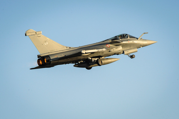 decollage, depart en mission,avion de chasse et de combat Rafale de la 7eme escadre de chasse