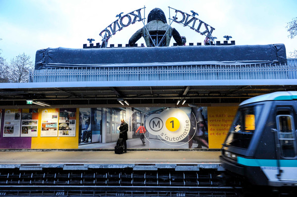 station Bastille, quai, voyageur, attraction forraine King Kong, train ..Modernisation de la ligne 1 de la RATP, automatisation, travaux..transport ferroviaire