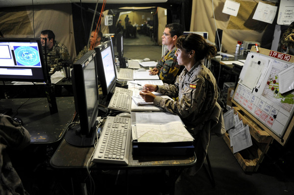 salle d'operation, securite, protection de la base, etat major international, interieur de tente militaire..Exercices international Airex, exercice regroupant les armees de l'air d'Allemagne, Espagne, France, Italie, Belgique, Pays Bas, Grande Bretagne et
