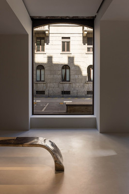 Vincenzo De Cotiis Gallery
Archaeology Of Consciousness Exhibition
Art Gallery
Interior Photographer Melbourne
Design
Interiors