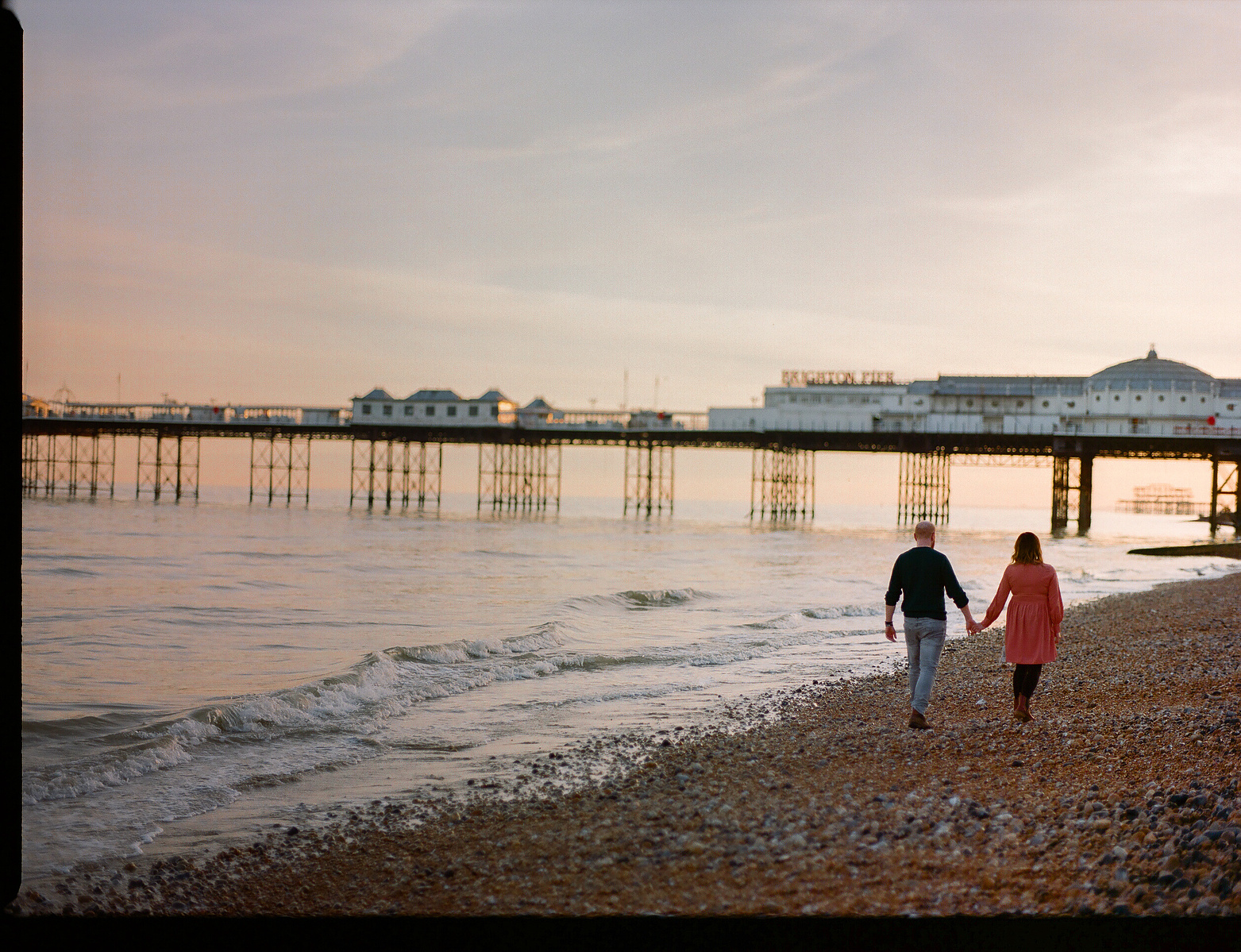 film photography couples love brighton beach UK Brighton Pier
