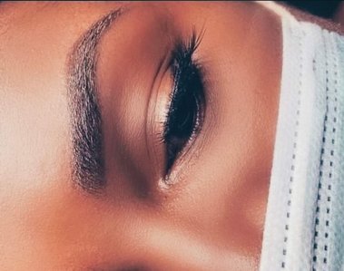 Signature Brows® are our bespoke signature microblading technique which became a massive trend among our clients today. The difference from this and  classic microblading is creation of fuller brows. 