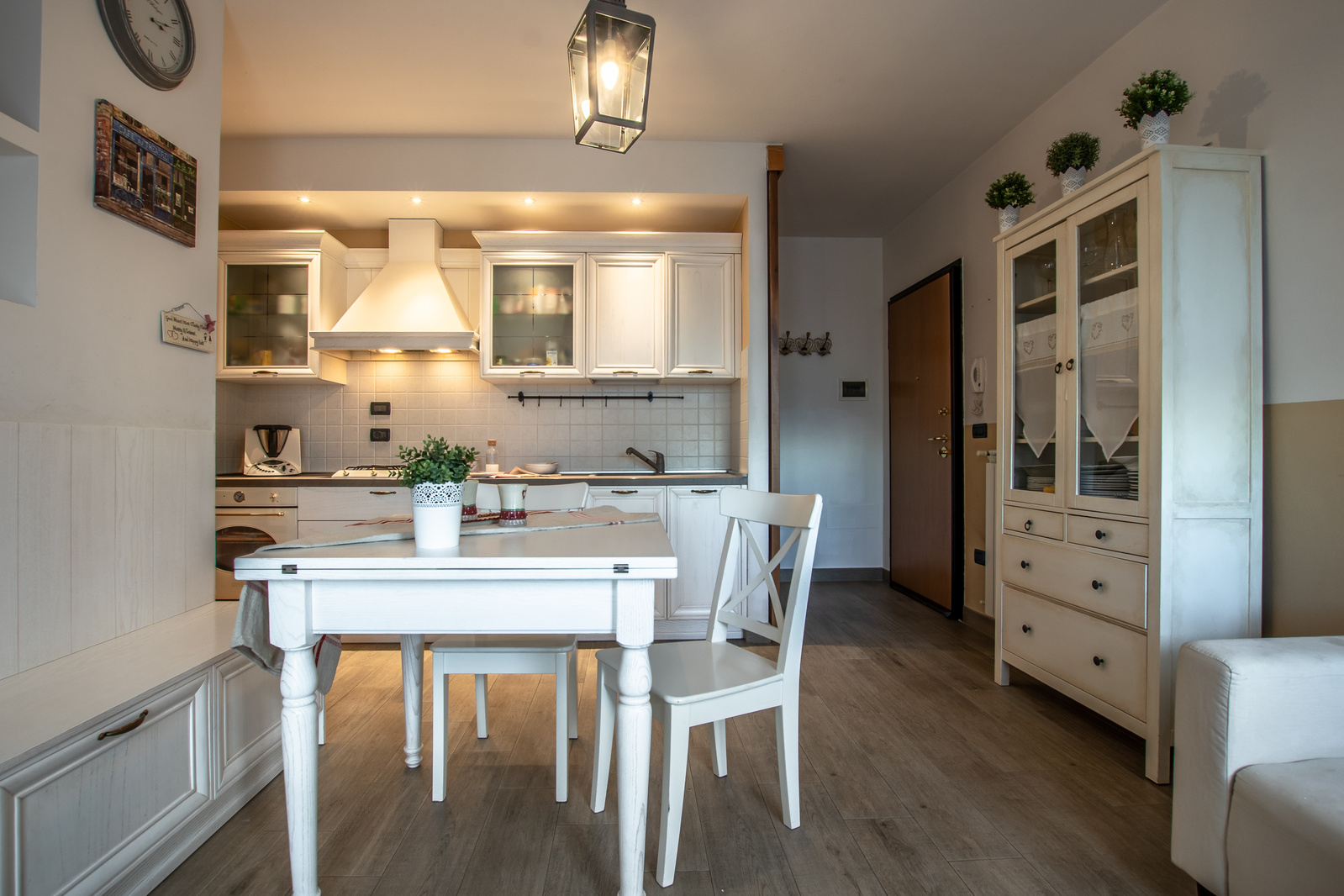 Italian home staging-Italian property styling-Italian real estate marketing-Italian architectural photography-Italian interior photography-Italian real estate photography-decluttering-home staging lovers-Sara Raffeca-raffeca Studio-Raffeca Studio Interior
