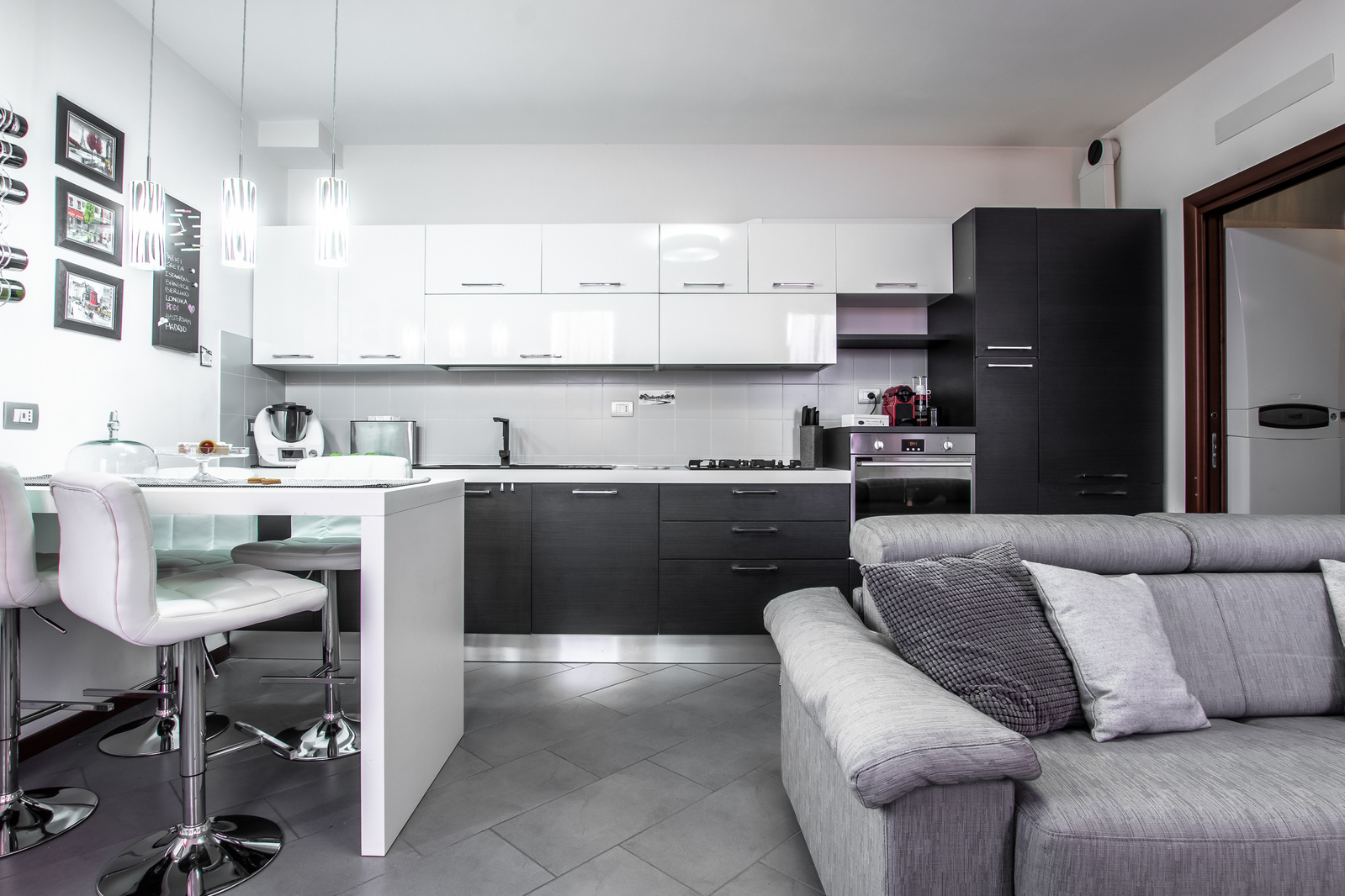Italian home staging-Italian property styling-Italian real estate marketing-Italian architectural photography-Italian interior photography-Italian real estate photography-decluttering-home staging lovers-Sara Raffeca-raffeca Studio-Raffeca Studio Interior