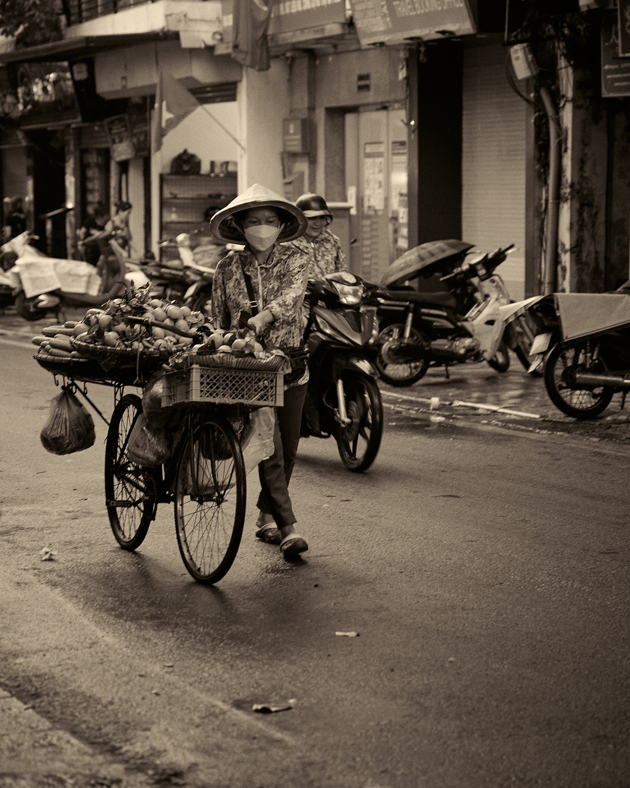 A monochrome conversion creates a very old-fashioned feel to this simple street scene
