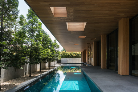 Swimming pool of the Aperture House designed by Formwerkz Architects