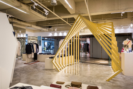 The entrance design feature of the Manifesto shop in Mandarin Gallery Singapore designed by WY-TO.