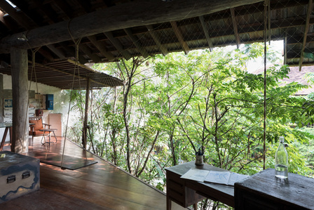 The studio designed by a21studio has no solid walls.