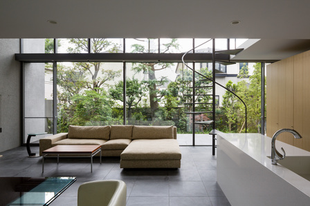 The living room of Noge's house in Tokyo, Japan. It is designed by CASE Design Studio.