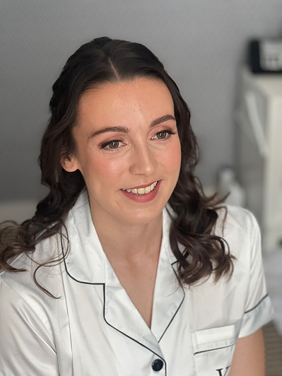 Glowing and natural bridal makeup