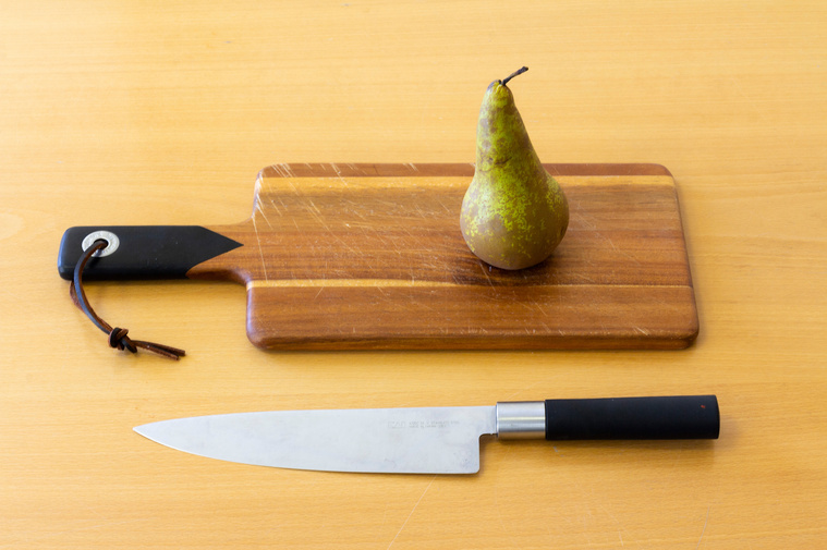 Pear, Knife, cutting board