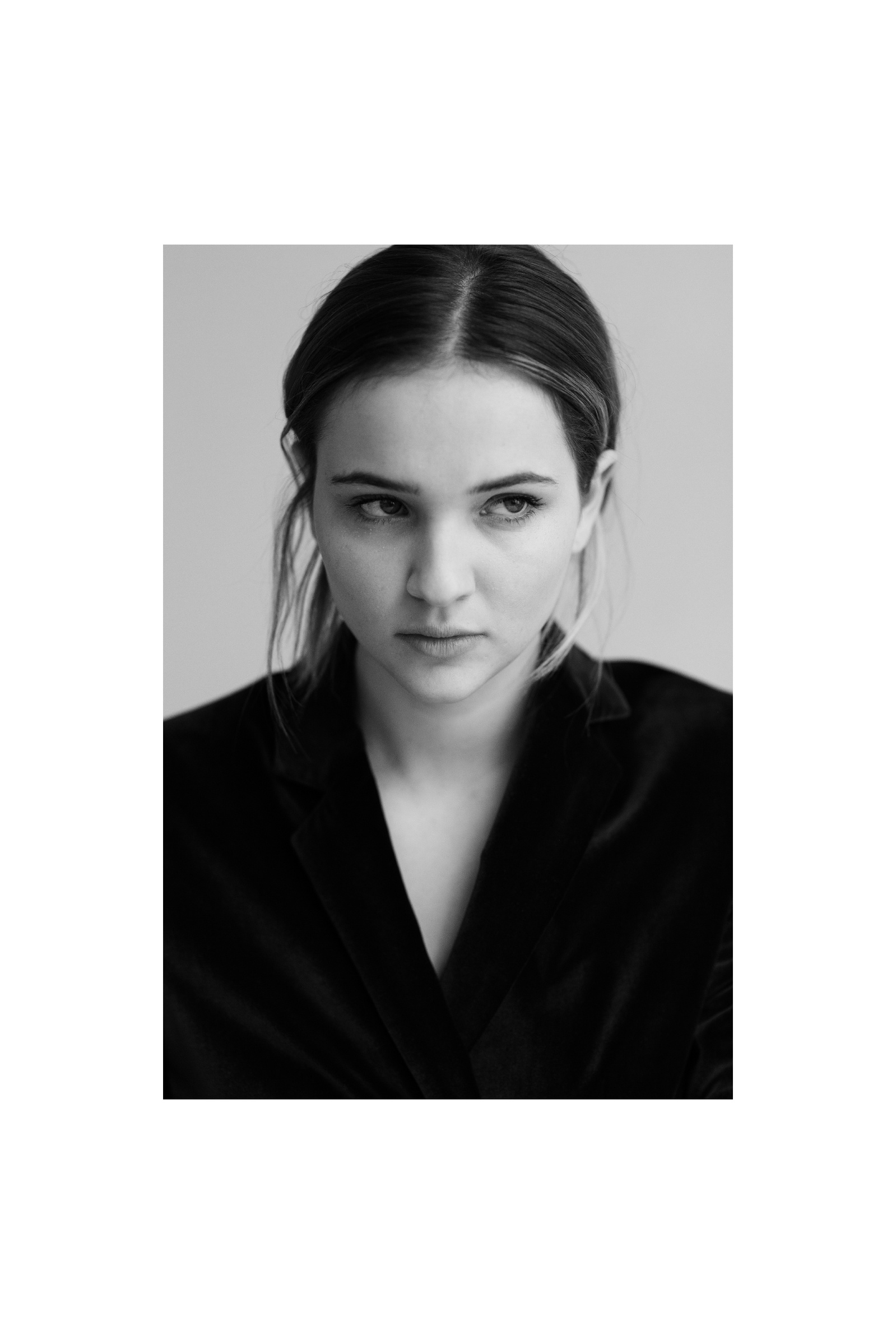 Lisa Vicari, Filmphotography, Kodak Portra, Darknetflix, Dark, Netflix, Actress