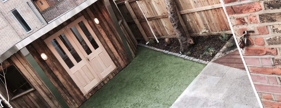 Garden room and studio in a London garden, design and build by Seriously Good Landscapes. 