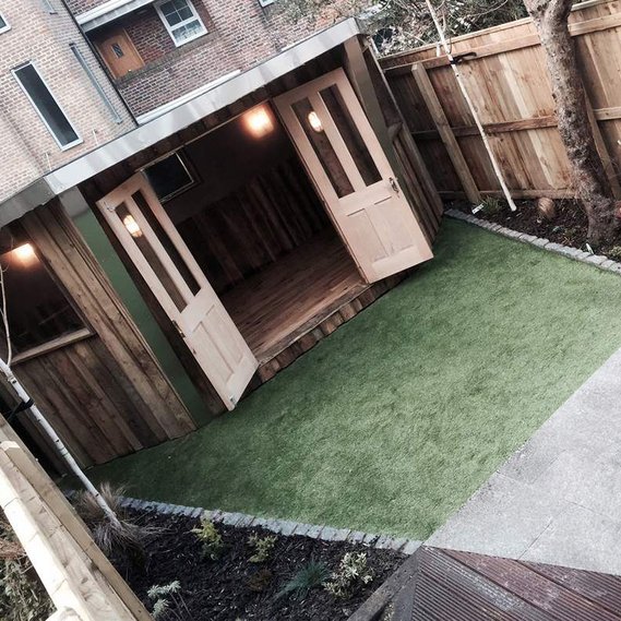 Garden room and studio in a London garden, design and build by Seriously Good Landscapes. 