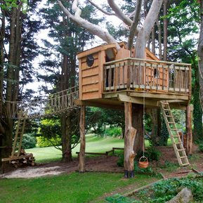 Treehouse built in Devon by Seriously Good Treehouses 