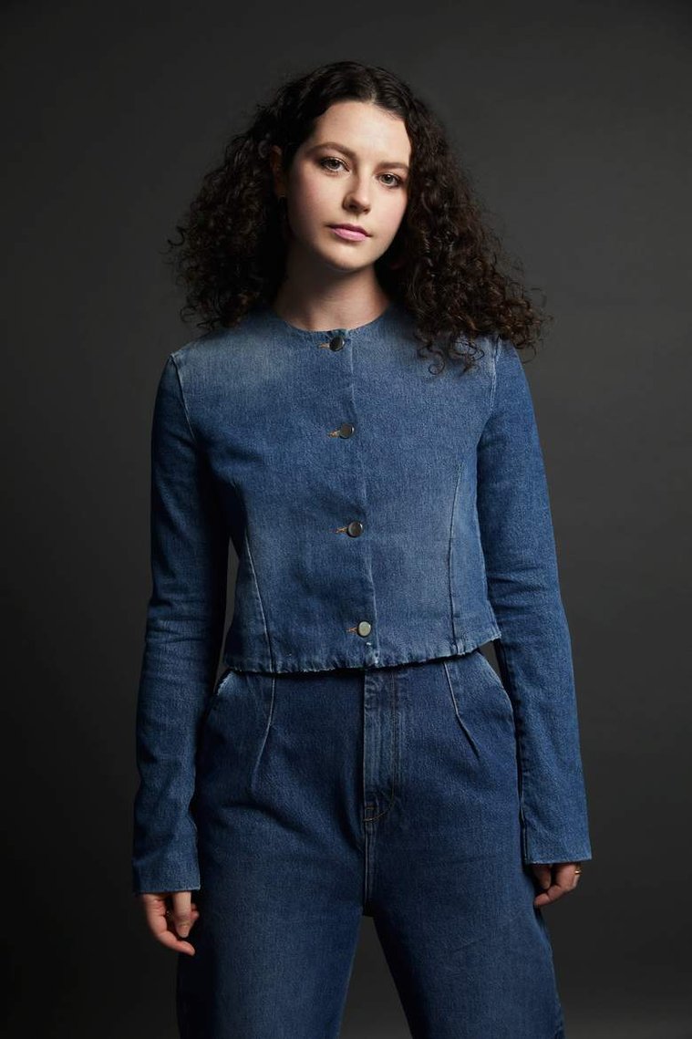 Molly Vevers REVAMP MAGAZINE