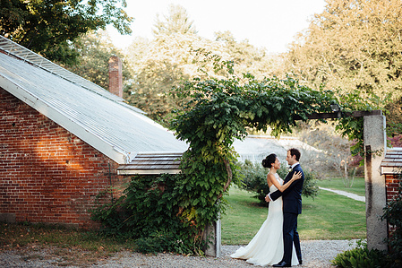 Natural light bride and groom portraits at Lyman Estate Natural light bride and groom portraits at Lyman Estate