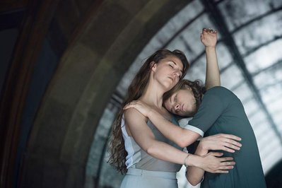 portrait of dancers Victoria Bek and Ingrid Kapteyn