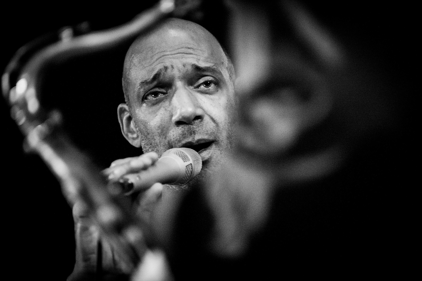 jazz singer seen through an unsharp saxophone