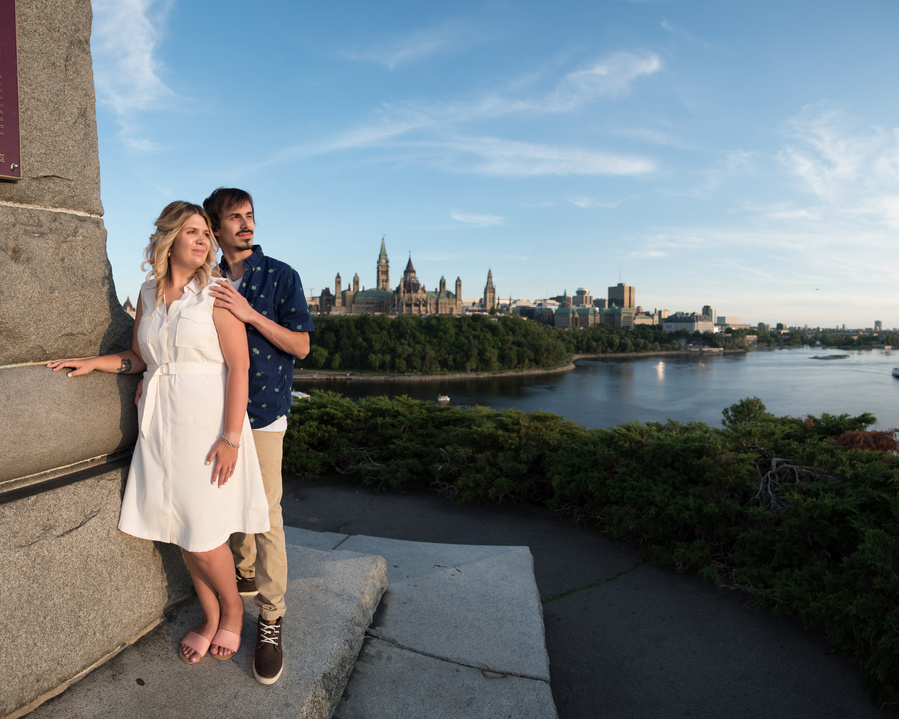 Engagement picture at Nepean Point by Ottawa Photographer Frank Fenn