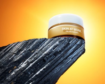 Los Angeles Product Photographer - Alex Kapustin photographed Skin at work, Skincare photography. Social, commercial, and e-commerce product photography. LA best product photographer.