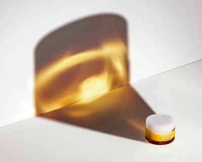 Los Angeles Product Photographer - Alex Kapustin photographed Skin at work, Skincare photography. Social, commercial, and e-commerce product photography. LA best product photographer.