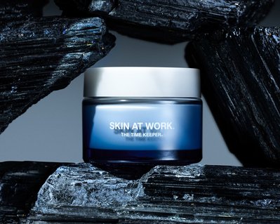 Los Angeles Product Photographer - Alex Kapustin photographed Skin at work, Skincare photography. Social, commercial, and e-commerce product photography. LA best product photographer.