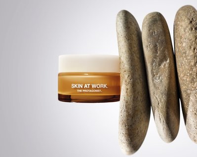 Los Angeles Product Photographer - Alex Kapustin photographed Skin at work, Skincare photography. Social, commercial, and e-commerce product photography. LA best product photographer.