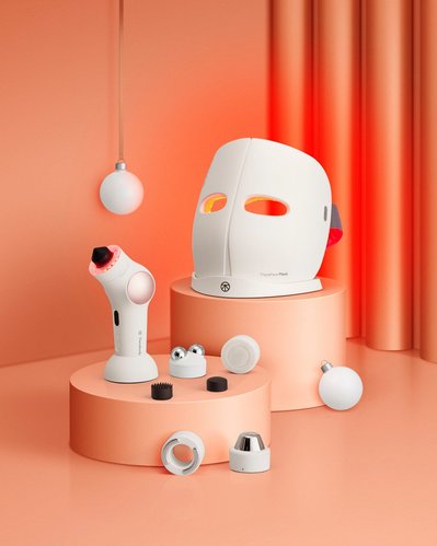 Los Angeles Product Photographer - Alex Kapustin photographed Therabody, Accessories photography. Social, commercial, and e-commerce product photography. LA best product photographer.