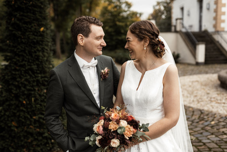 Hochzeitsfotos im Rittergut Störmede von dem Hochzeitsfotografen Florian Finke aus Paderborn - Brautpaarshooting