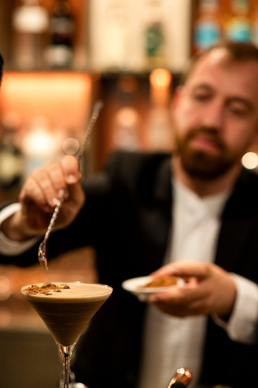 Moderne Corporate Bar Fotografie für Firmen in Nürnberg, Fürth, Süddeutschland & darüber hinaus. Businessportraits, Teamfotos & Imagebilder von Marion Stephan – professionell & authentisch.